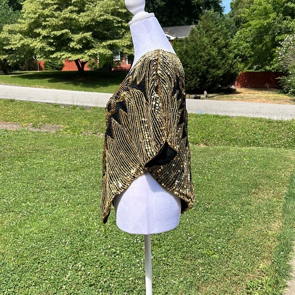 Small  Vintage Gold Sequin Butterfly Top - Picture 4 of 11